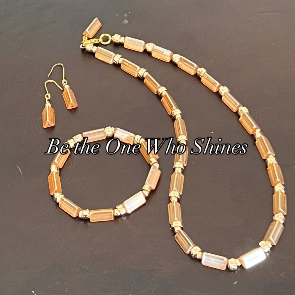 Elegant Champagne Glass Jewelry Set